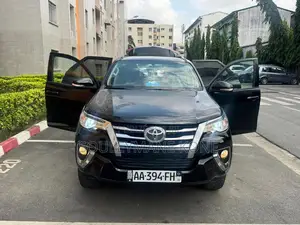 Toyota Fortuner 2018 Noir