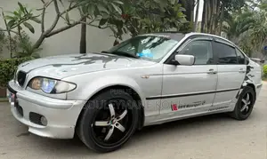 BMW 318i 2002 Gris