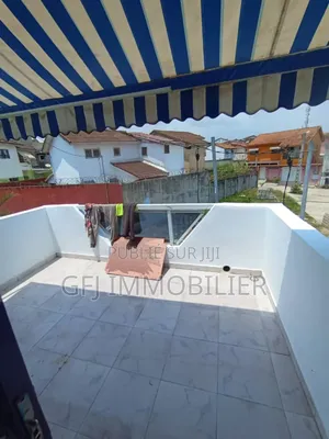 3chbre Duplex dans Francis Gweh, Cocody à Vendre