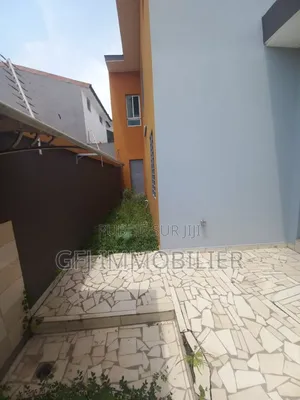 5chbre Duplex dans Francis Gweh, Cocody à Vendre