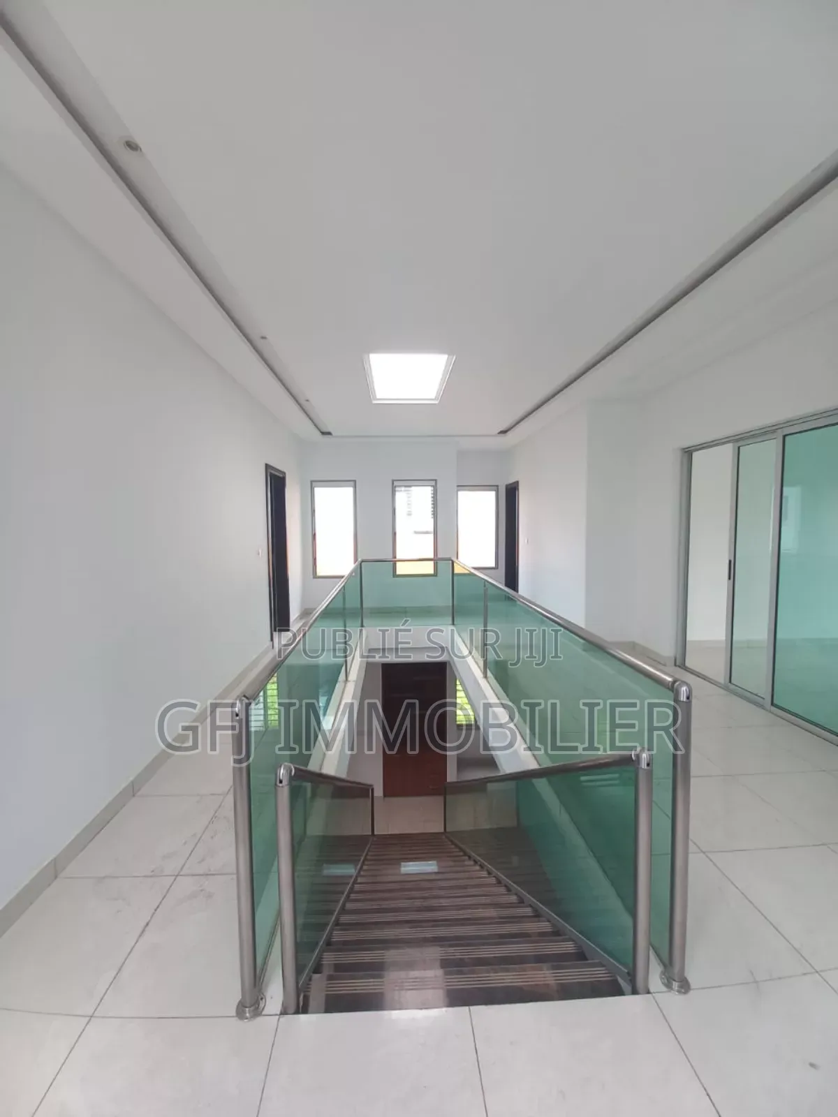 5chbre Duplex dans Francis Gweh, Cocody à Vendre