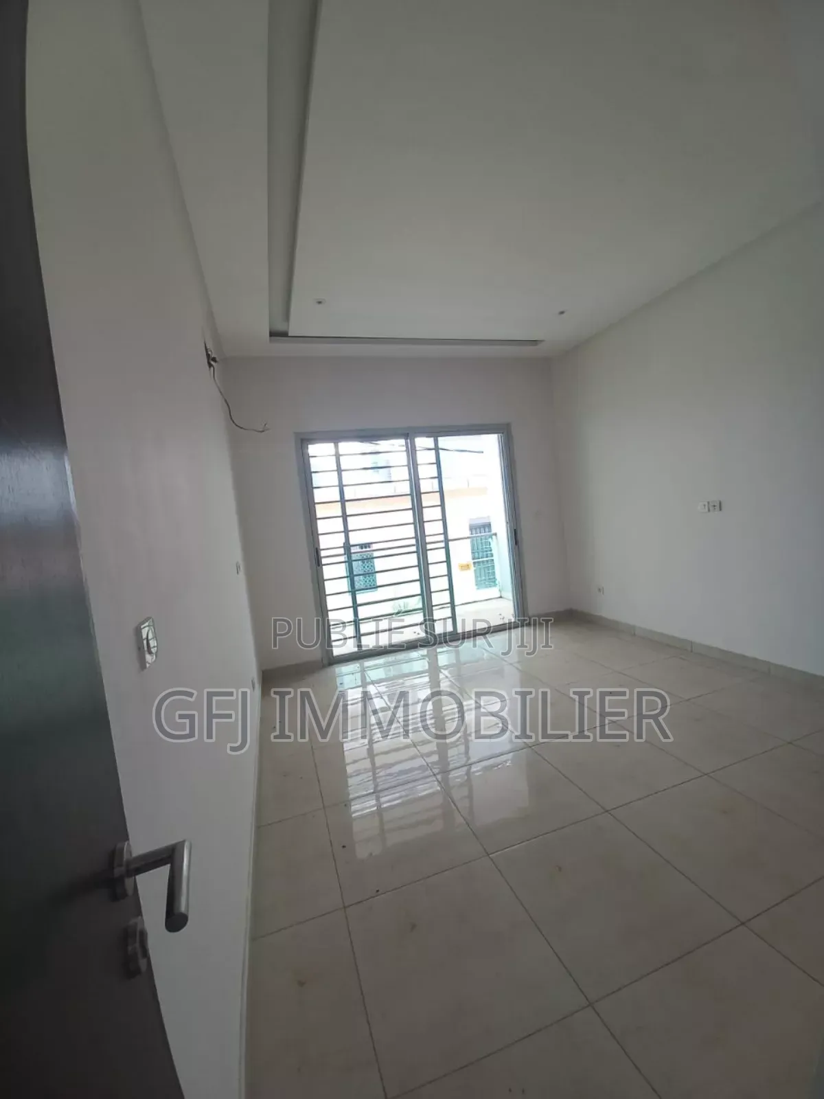 5chbre Duplex dans Francis Gweh, Cocody à Vendre