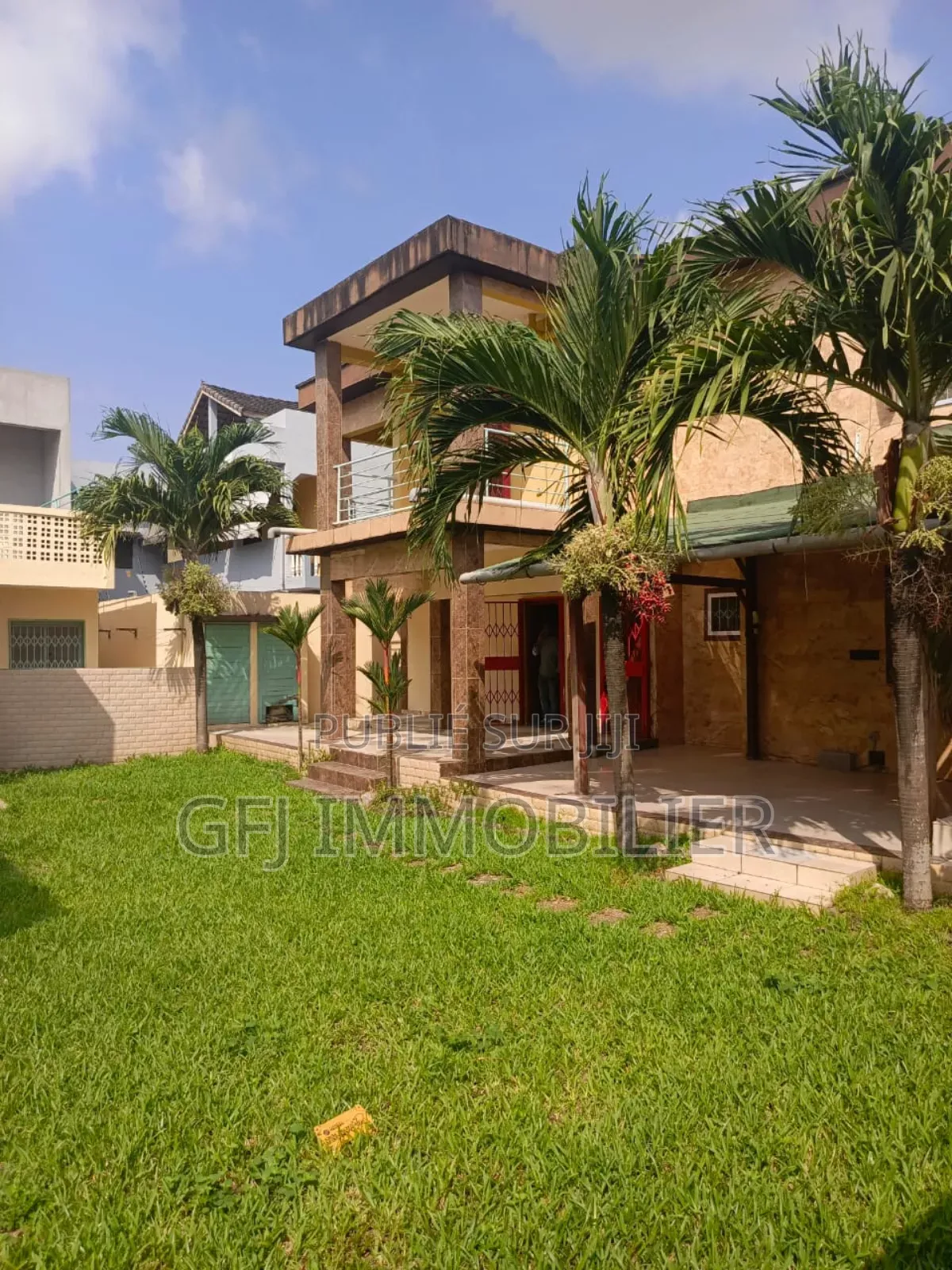 6chbre Duplex dans Francis Gweh, Cocody à Vendre