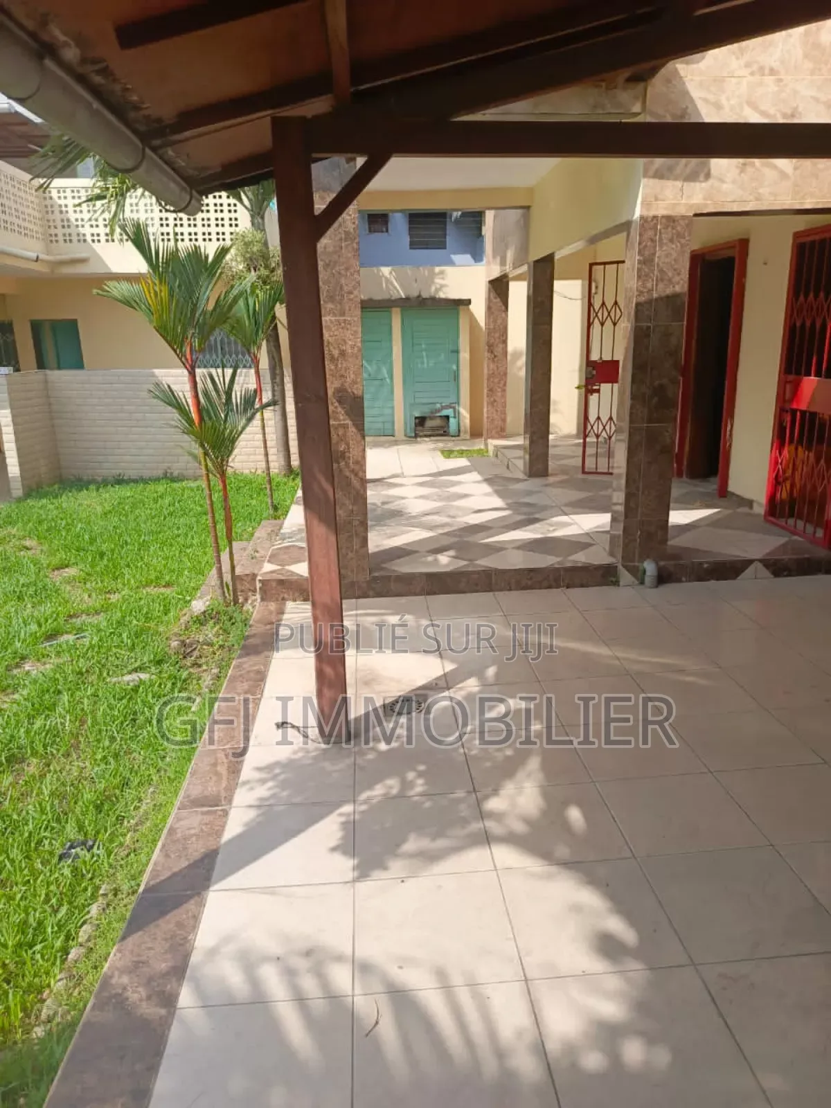 6chbre Duplex dans Francis Gweh, Cocody à Vendre