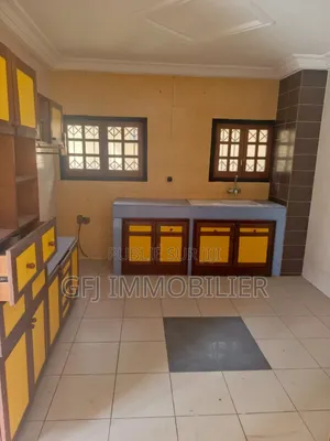 6chbre Duplex dans Francis Gweh, Cocody à Vendre