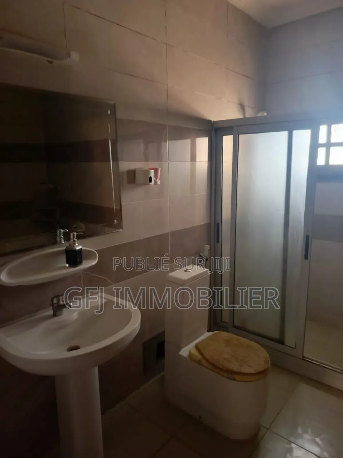 6chbre Duplex dans Francis Gweh, Cocody à Vendre