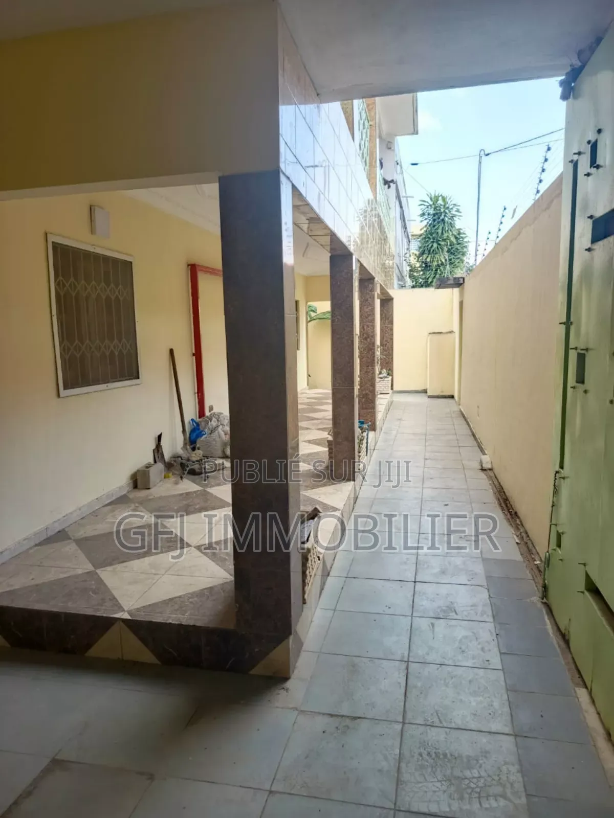 6chbre Duplex dans Francis Gweh, Cocody à Vendre