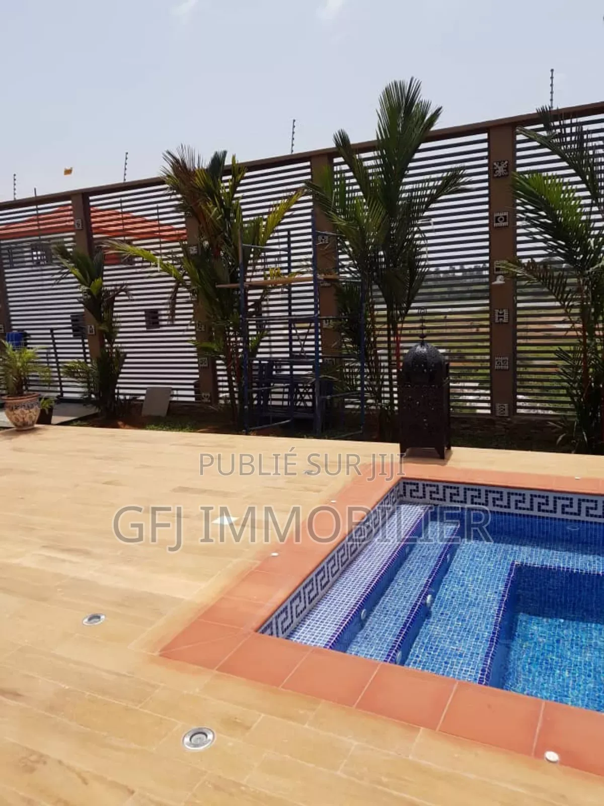 8chbre Duplex dans Francis Gweh, Cocody à Vendre
