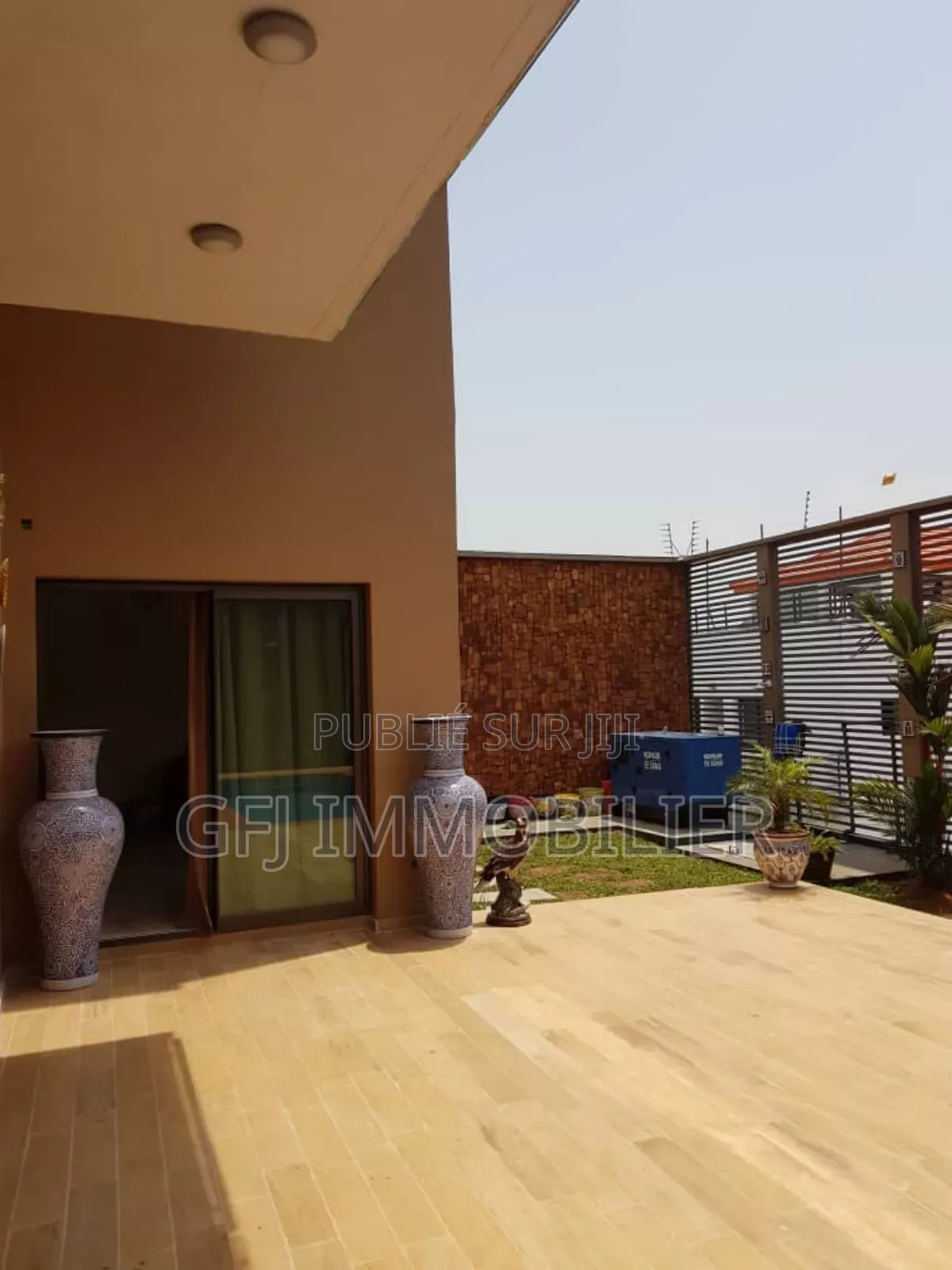 8chbre Duplex dans Francis Gweh, Cocody à Vendre