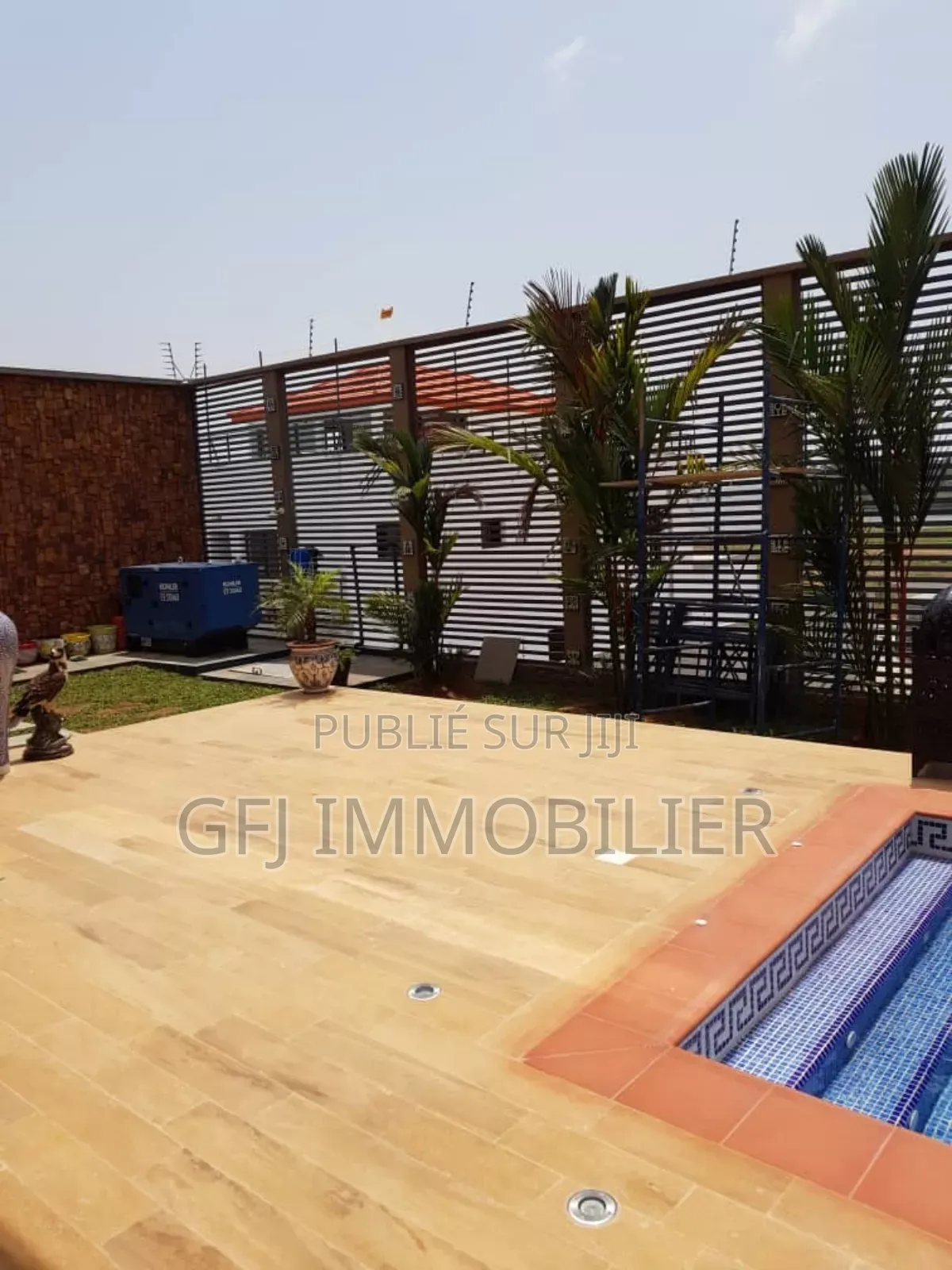 8chbre Duplex dans Francis Gweh, Cocody à Vendre