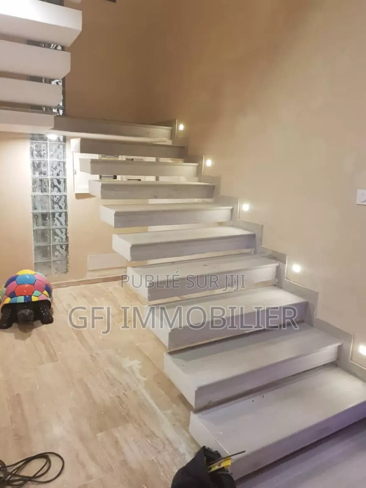 8chbre Duplex dans Francis Gweh, Cocody à Vendre