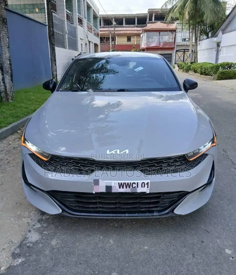 Kia K5 GT 2023 Gris