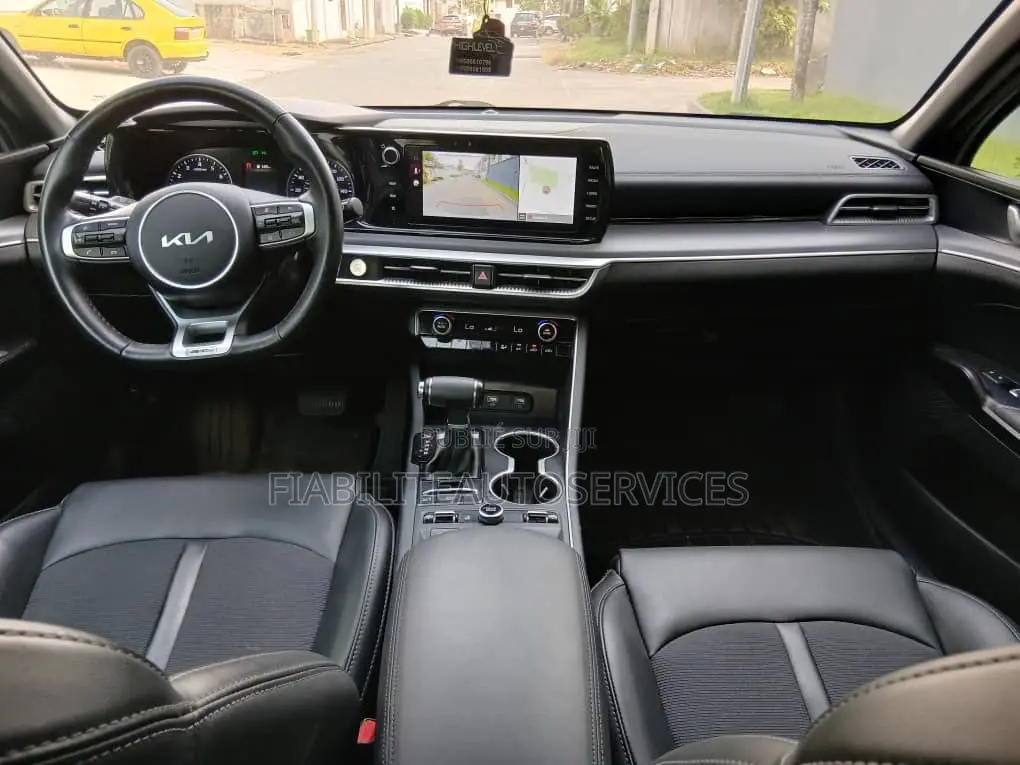 Kia K5 GT 2023 Gris