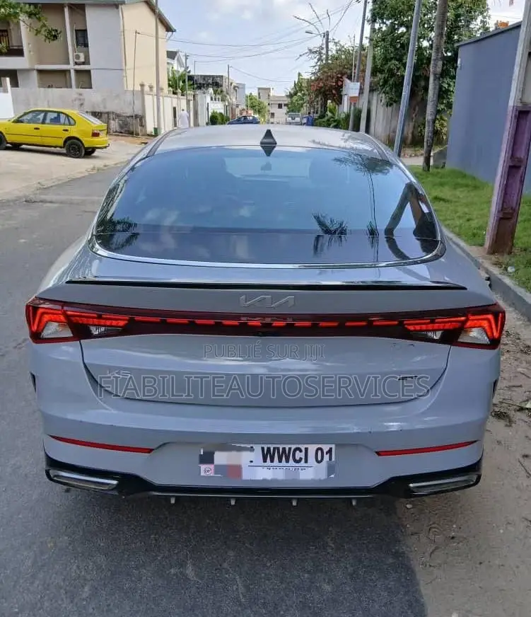 Kia K5 GT 2023 Gris