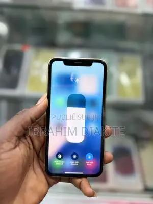 Nouveau Apple iPhone XR 64 GB Jaune