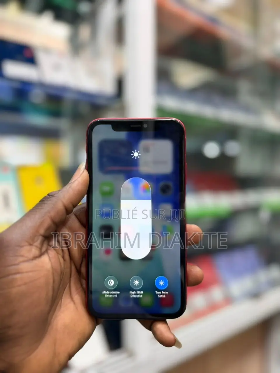 Nouveau Apple iPhone 11 64 GB Rouge