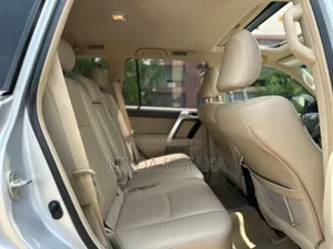 Toyota Land Cruiser Prado 2025 Gris