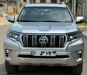 Toyota Land Cruiser Prado 2025 Gris