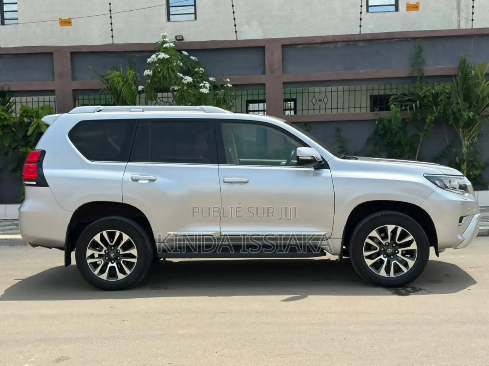 Toyota Land Cruiser Prado 2025 Gris