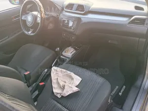 Suzuki Dzire 2023 Gris