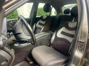 Mercedes-Benz C200 2004 Gris