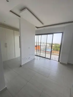 3chbre Appartement dans J, Cocody à Louer