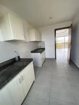 3chbre Appartement dans J, Cocody à Louer