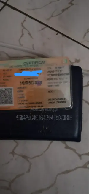 Toyota RAV4 XLE 2021 Bleu