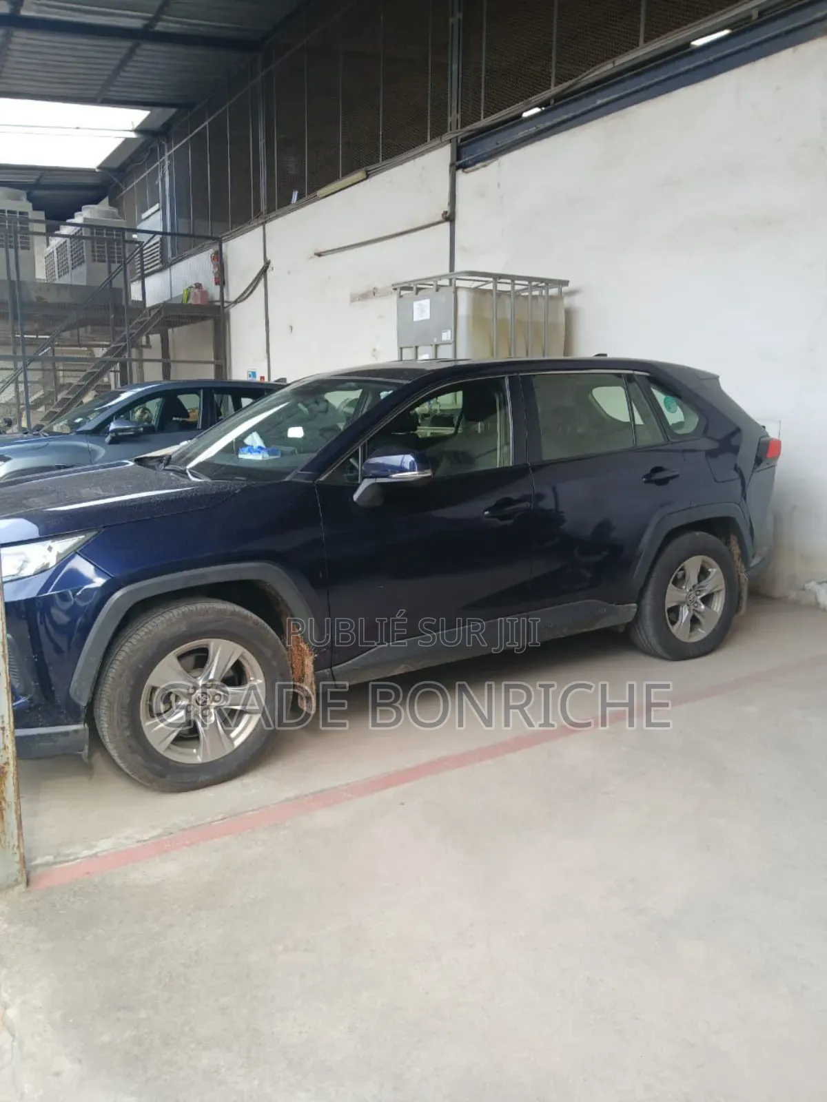 Toyota RAV4 XLE 2021 Bleu