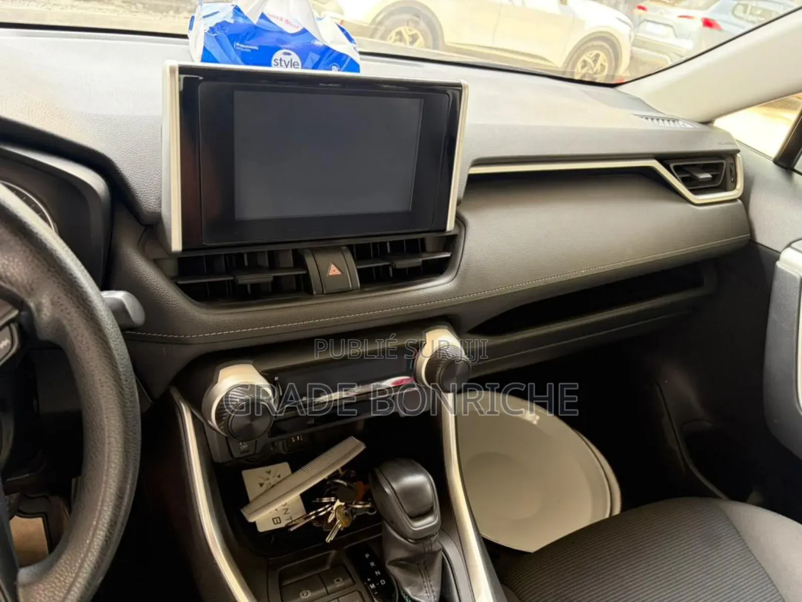 Toyota RAV4 XLE 2021 Bleu