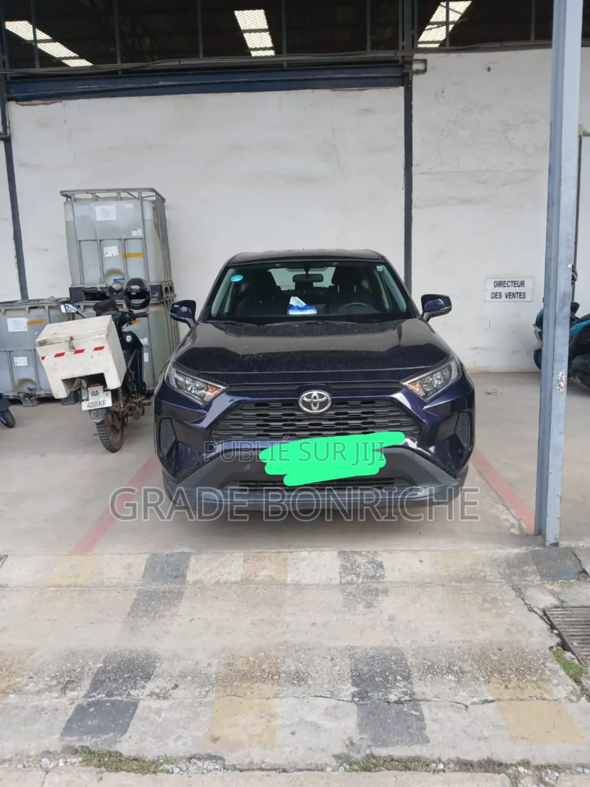 Toyota RAV4 XLE 2021 Bleu