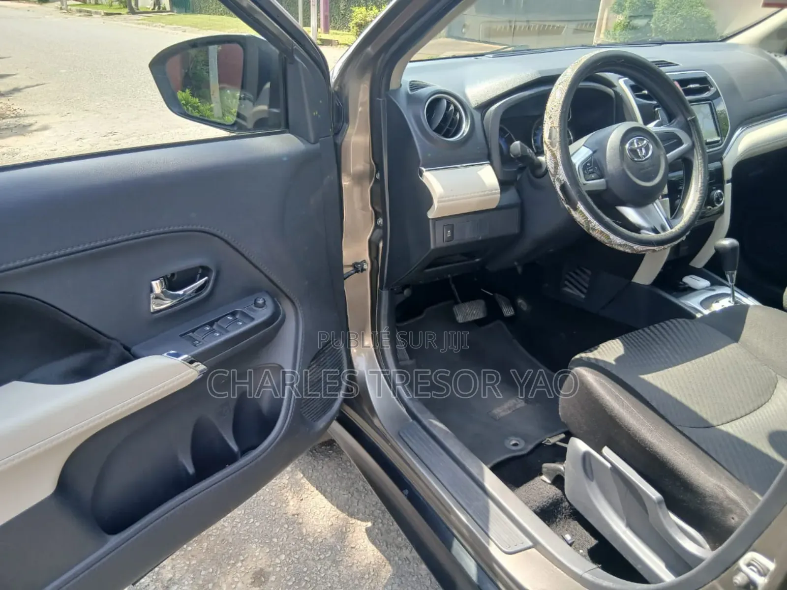 Toyota Rush 2023 Gris