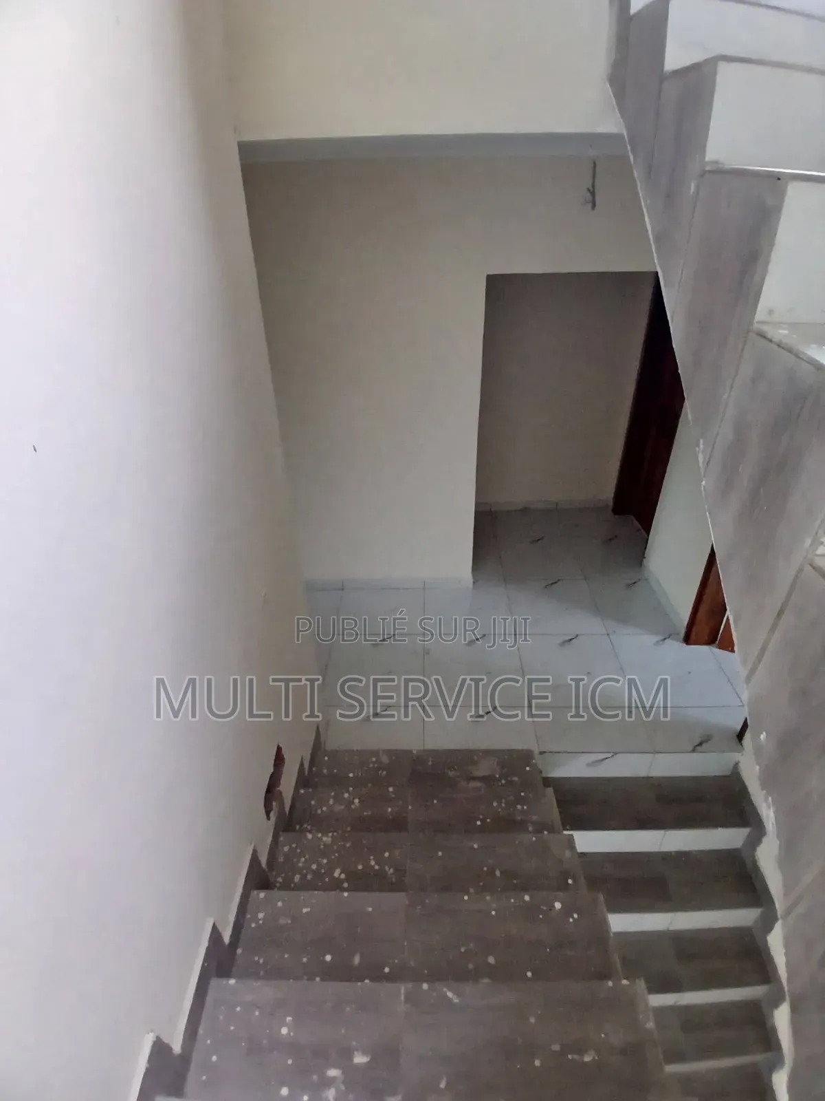 5chbre Duplex dans Ismael Coulibaly, Bingerville à Vendre