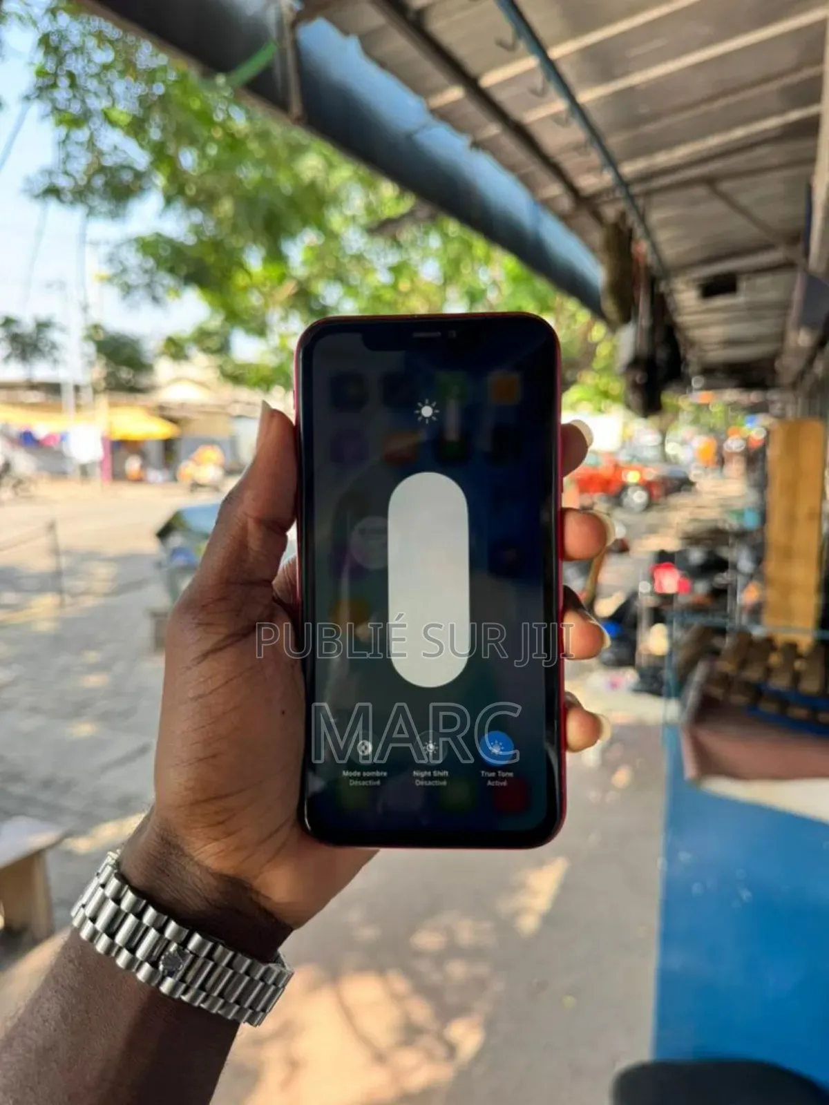 Nouveau Apple iPhone 11 64 GB Rouge