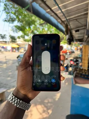 Nouveau Apple iPhone 11 64 GB Rouge