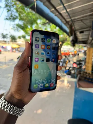 Nouveau Apple iPhone 11 64 GB Rouge