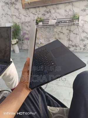 Nouveau Ordinateur portable Dell Adamo XPS 32GB Intel Core i7 SSD 512GB