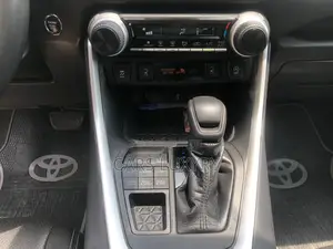 Toyota RAV4 XLE Premium 2021 Noir