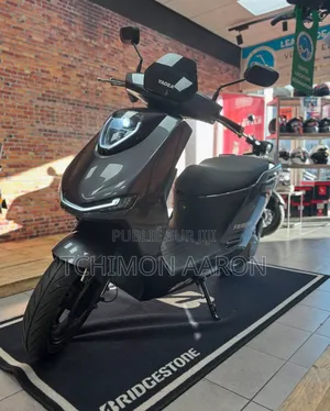 Nouveau Yadea M6 2022 Noir