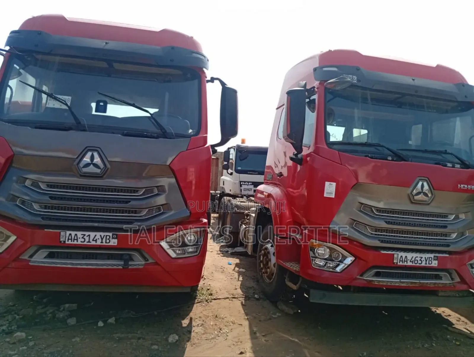 2 Tracteurs Howo 10 Roues