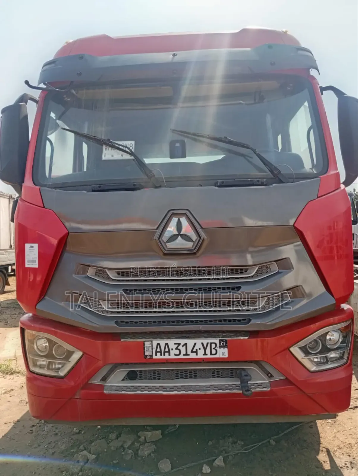 2 Tracteurs Howo 10 Roues