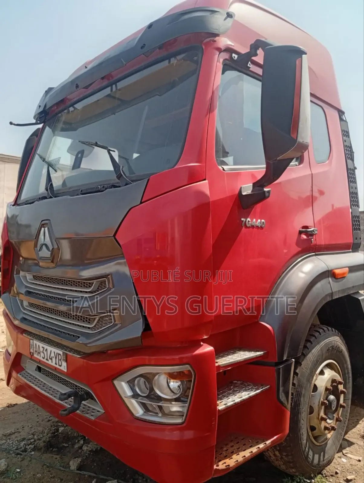 2 Tracteurs Howo 10 Roues