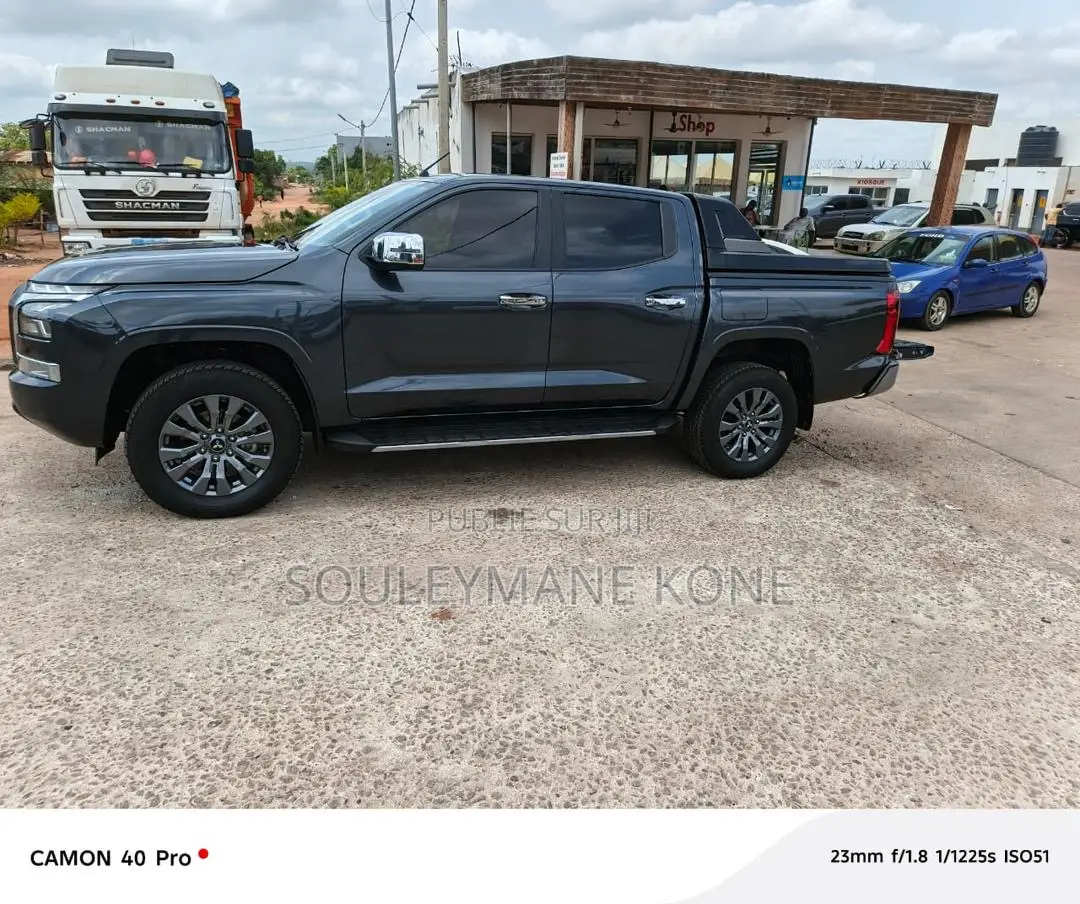 Mitsubishi L200 2025 Noir