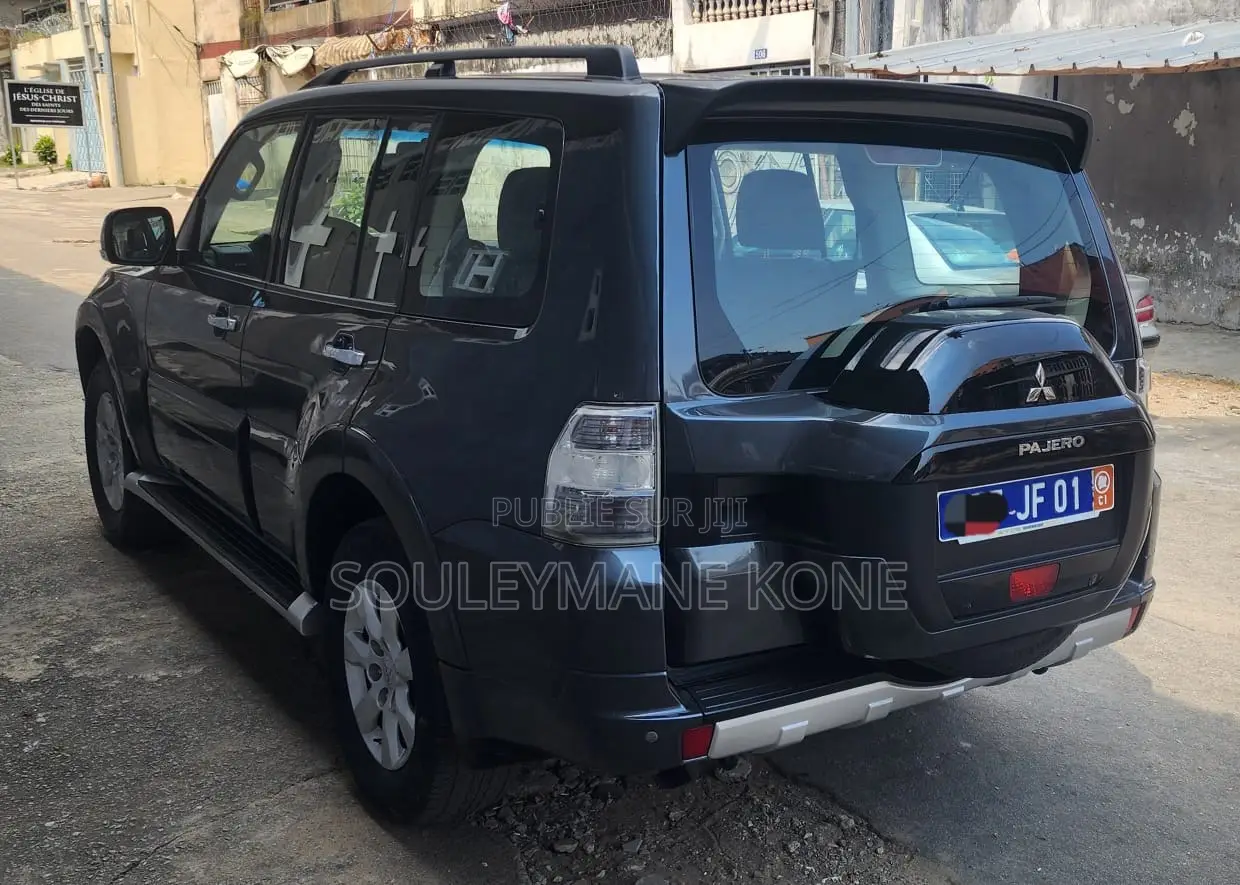 Mitsubishi Pajero 2018 Noir