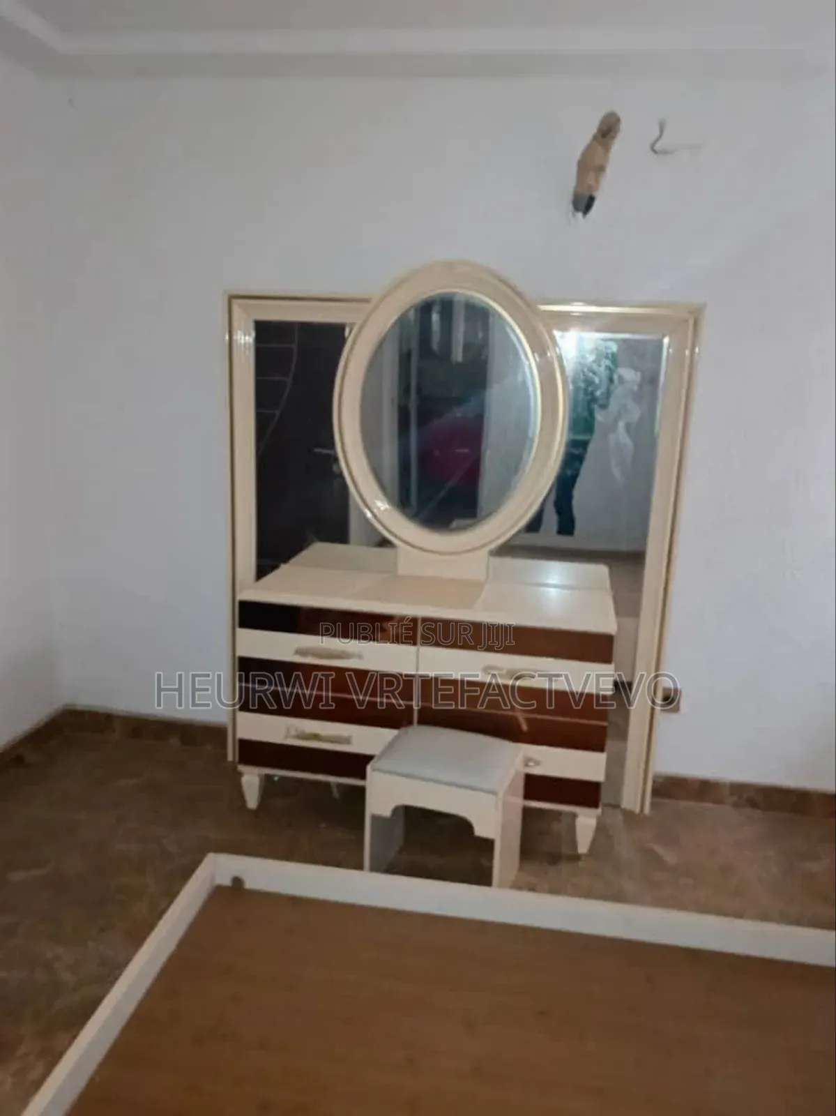 20chbre Blocs d'appartements dans Immeuble R+6, Cocody à Vendre