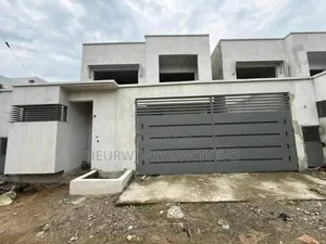 5chbre Duplex dans Faya Route D'Abatta, Cocody à Vendre