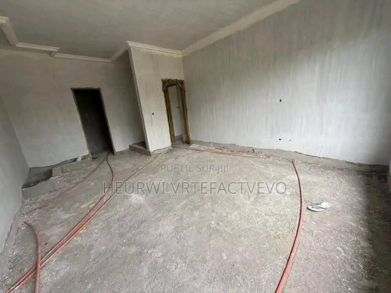 5chbre Duplex dans Faya Route D'Abatta, Cocody à Vendre