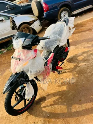 Nouveau TVS Rockz 125 2023 Noir