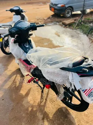 Nouveau TVS Rockz 125 2023 Noir