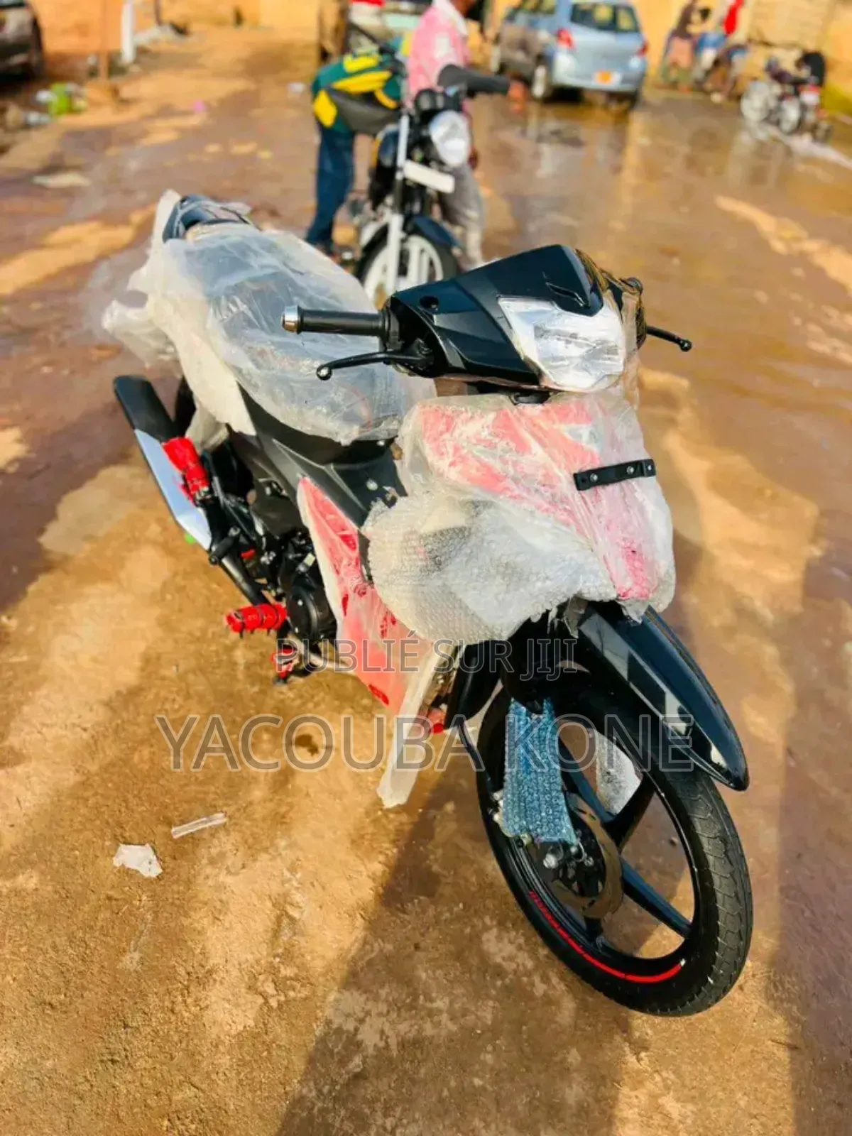 Nouveau TVS Rockz 125 2023 Noir